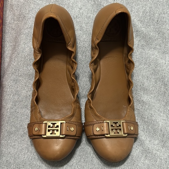 Tory Burch Tan flats with original box - Picture 6 of 6